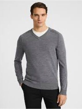 Boss Men's Heather Gray V-Neck Sweater 914